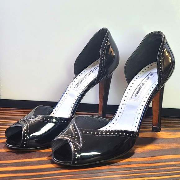 Manolo Blahnik Charlado 39.5 Black Patent Peep Toe D'orsay Spectator Heels Pumps - Picture 2 of 16